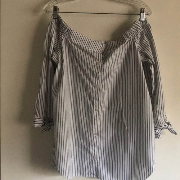 Blouse - Picture 2 of 4